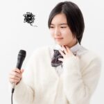 カラオケがもっと楽しくなる!自宅で簡単にできる発声練習や練習曲をご紹介