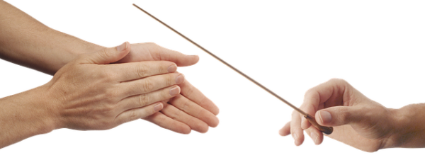 カラオケのピッチとは?ピッチ変更と補正の意味、合わない時の対応